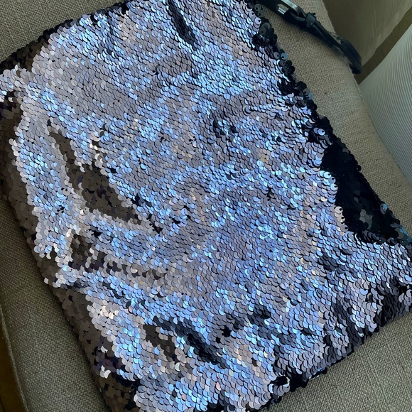 Gap Women’s Oversized Black/Silver Sequin Sparkle Bag with Wrist Strap - Picture 2 of 5